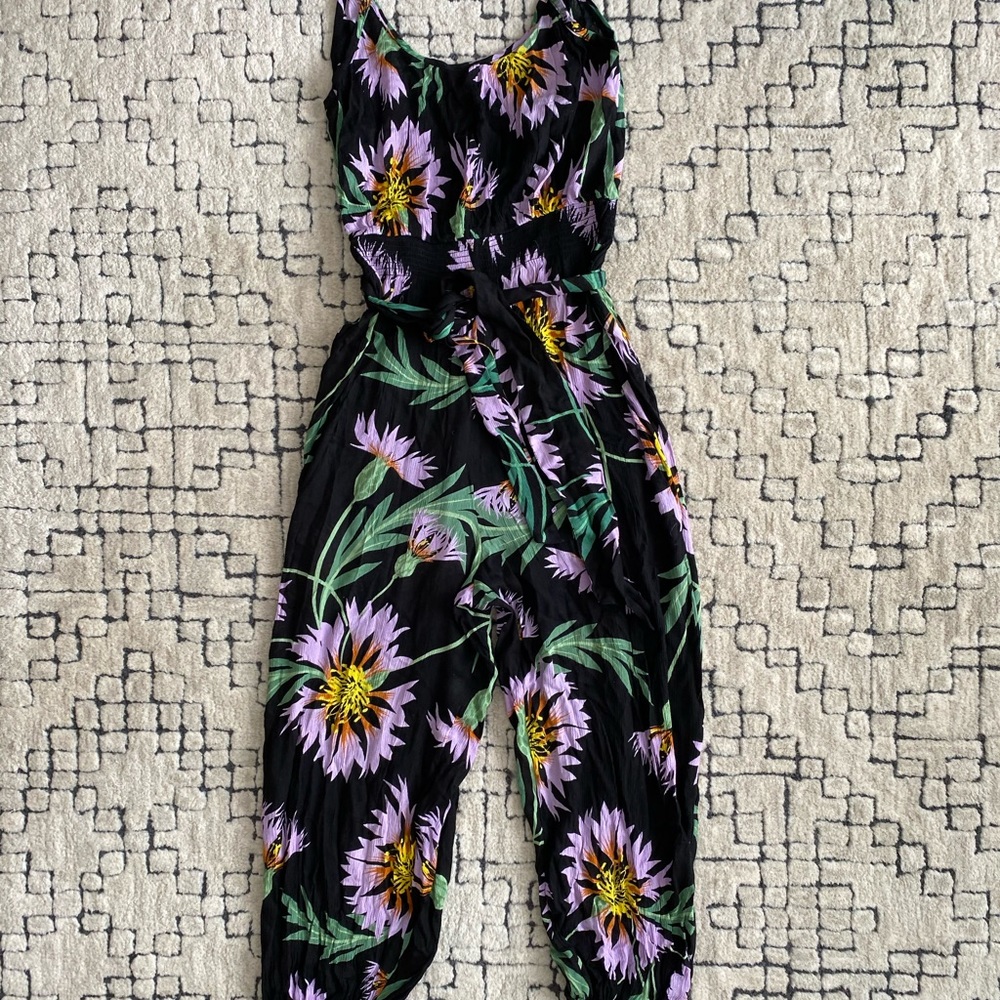 UO tie belt cropped jumpsuit - Picture 4 of 6